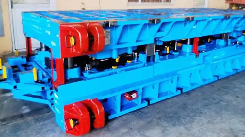 Cuidíonn na múnlaí sraith líne uathoibríoch leis an bpróiseas stampála feithicleach bogadh i dtreo uathoibrithe ardluais.